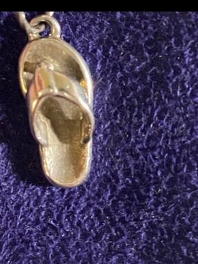 Jamed Avery  Flip-Flop Charm